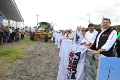 Detona conectividad carretera gobierno estatal en San José Chiapa