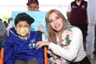 ENCABEZA CECI ARELLANO JORNADA DEL SEDIF EN BENEFICIO DE FAMILIAS DE SANTO TOMÁS HUEYOTLIPAN