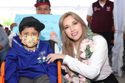 ENCABEZA CECI ARELLANO JORNADA DEL SEDIF EN BENEFICIO DE FAMILIAS DE SANTO TOMÁS HUEYOTLIPAN