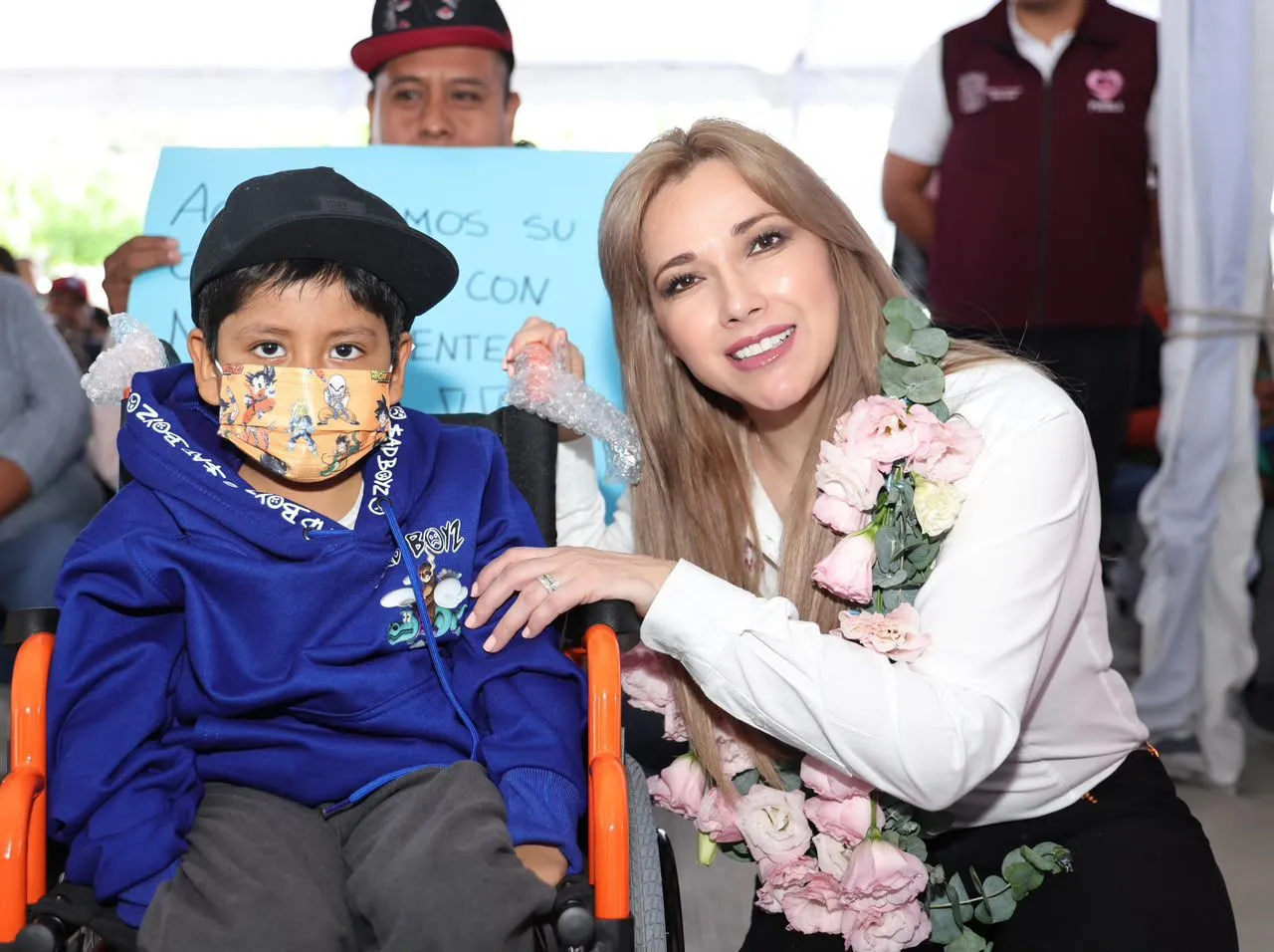 ENCABEZA CECI ARELLANO JORNADA DEL SEDIF EN BENEFICIO DE FAMILIAS DE SANTO TOMÁS HUEYOTLIPAN