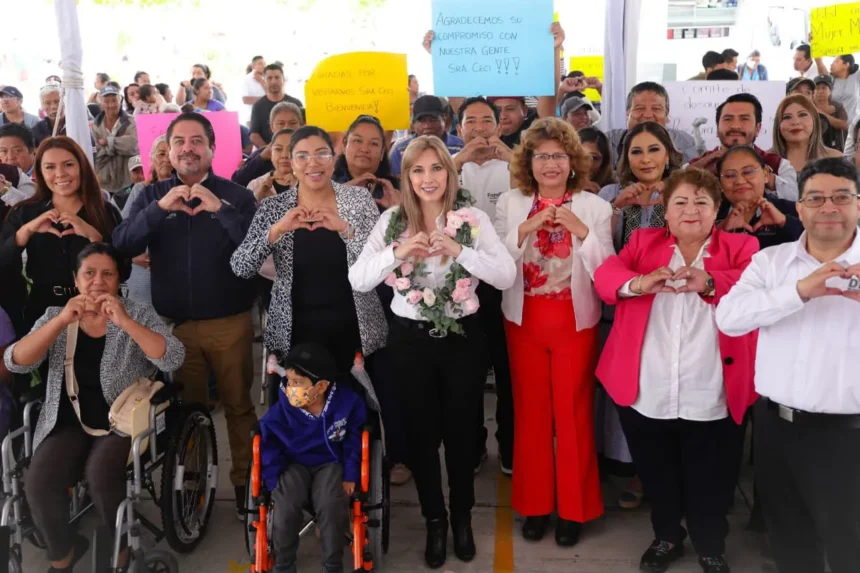 Familias de Santo Tomás Hueyotlipan reciben ayudas funcionales y alimentarias del SEDIF