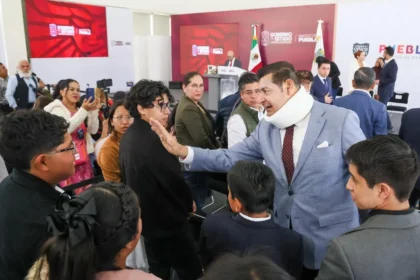Gobierno Estatal apoya a talento poblano rumbo a Olimpiada Matemática en Singapur