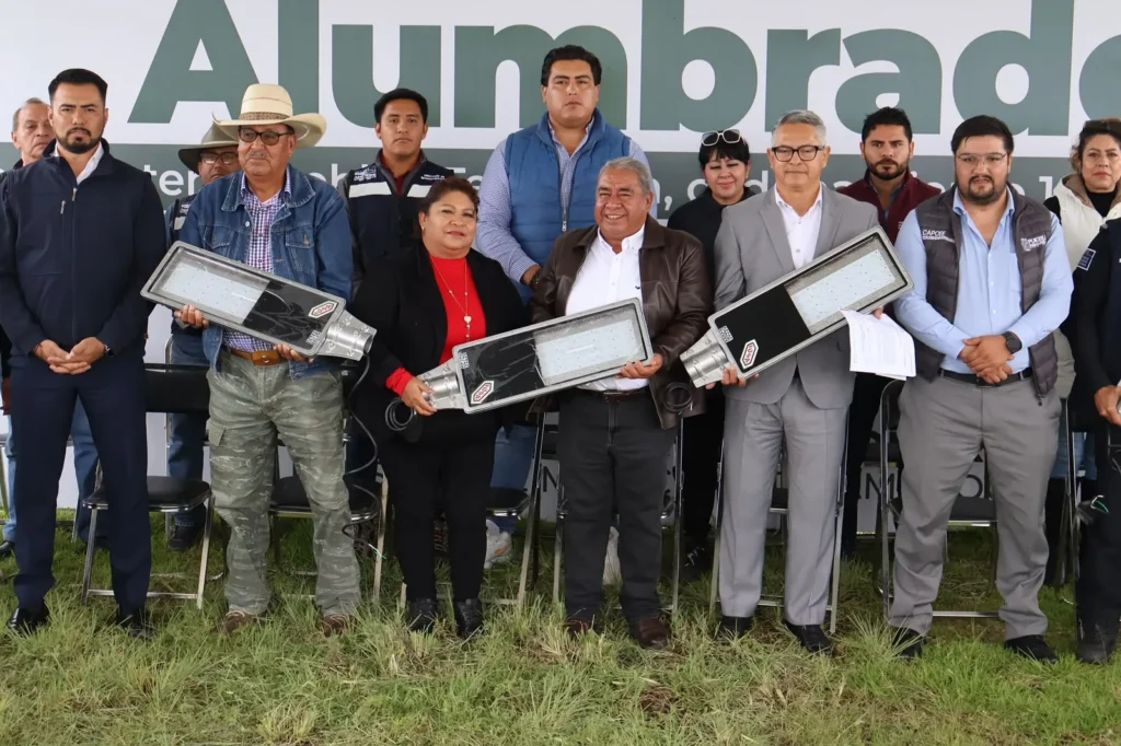 Iluminan la carretera de Amozoc; otra importante obra del gobierno municipal