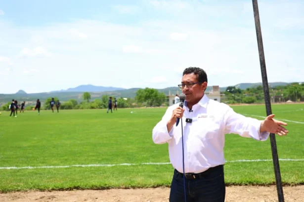 Impulsa Pável Gaspar espacios deportivos para fortalecer el tejido social en la Mixteca