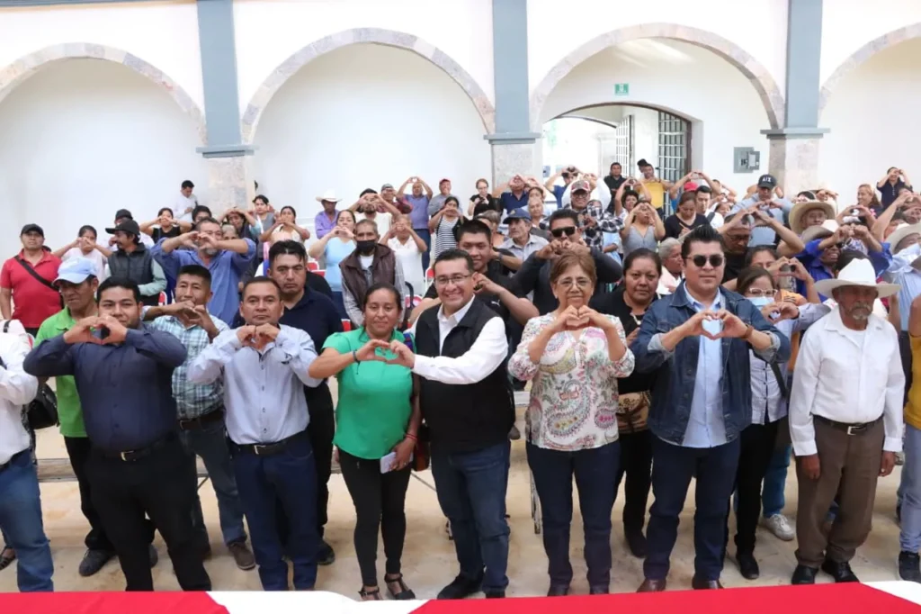Impulsa diputado Pável Gaspar obras comunitarias y atiende necesidades de comerciantes de la Mixteca poblana
