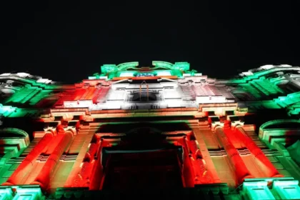 Inaugura Pepe Chedraui nuevo sistema de iluminación arquitectónica del Palacio Municipal