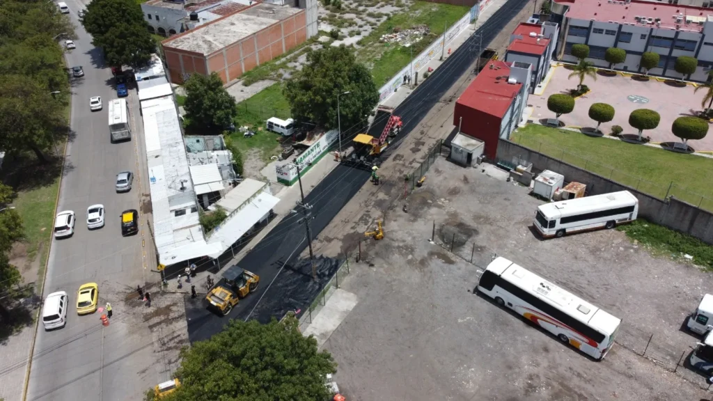Inicia Gobierno Estatal pavimentación de seis vialidades más en la capital poblana