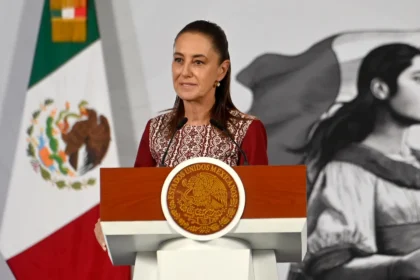 Las Becas para el Bienestar generan igualdad e impulsan a las niñas y niños a estudiar; benefician a 12.8 millones de estudiantes en el país presidenta Claudia Sheinbaum