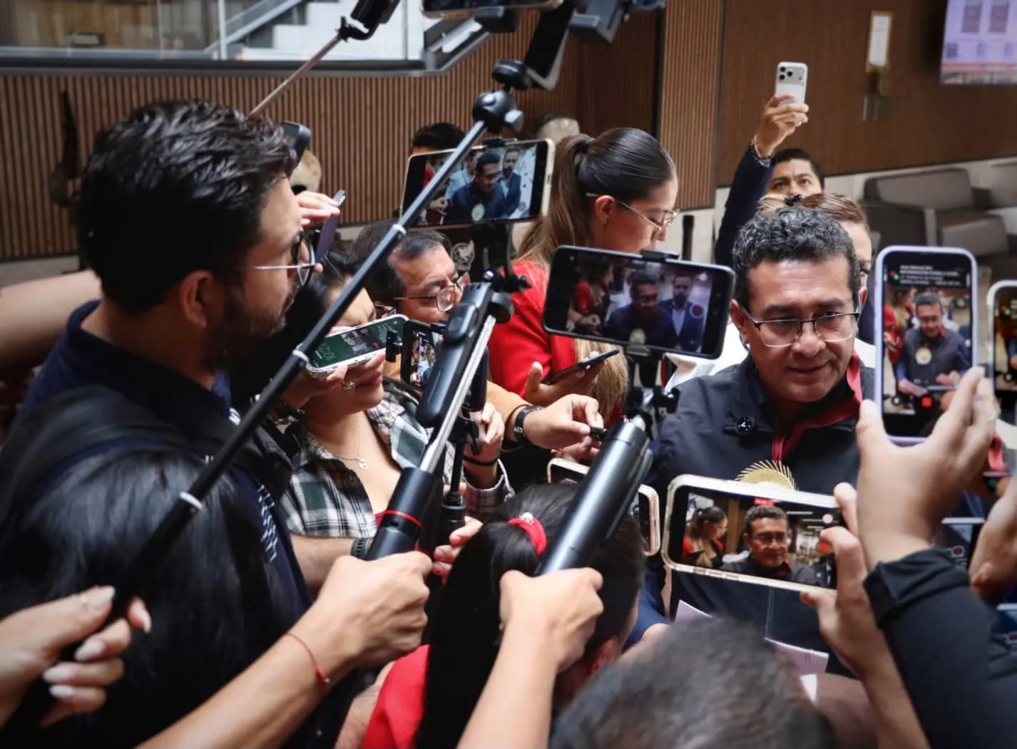 Llama Pável Gaspar a la responsabilidad institucional y a respetar la legalidad en Acatlán