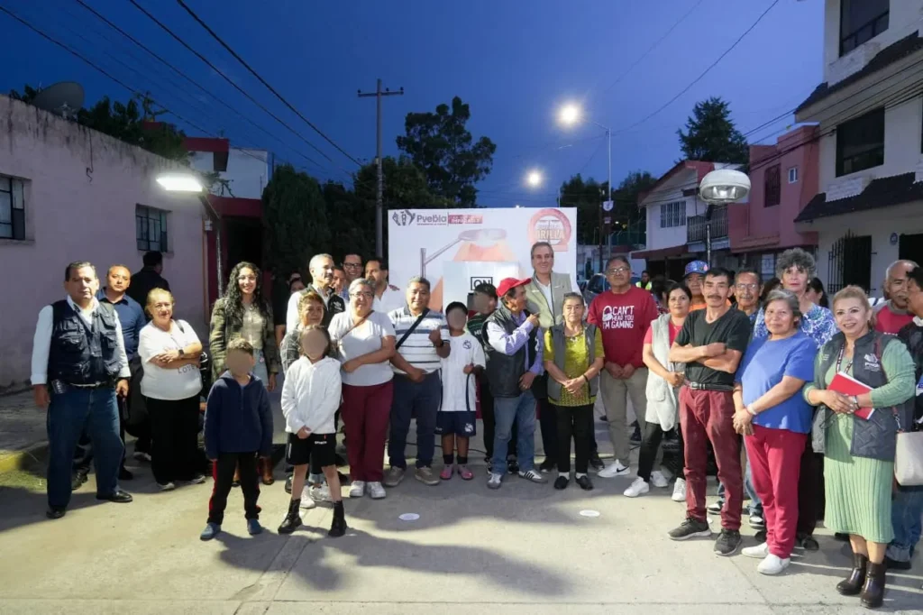 Lleva Pepe Chedraui alumbrado LED a la colonia 10 de Mayo con Puebla Brilla
