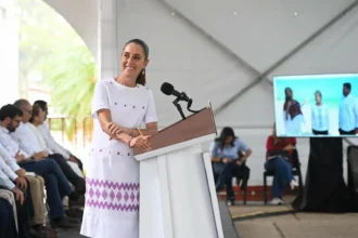 PRESIDENTA CLAUDIA SHEINBAUM ANUNCIA INVERSIÓN HISTÓRICA EN VERACRUZ PARA RECUPERACIÓN DE LA PETROQUÍMICA, OBRAS CARRETERAS, DE AGUA Y SALUD