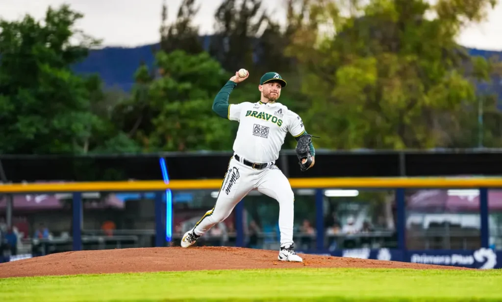 Pericos de Puebla caen ante los Bravos