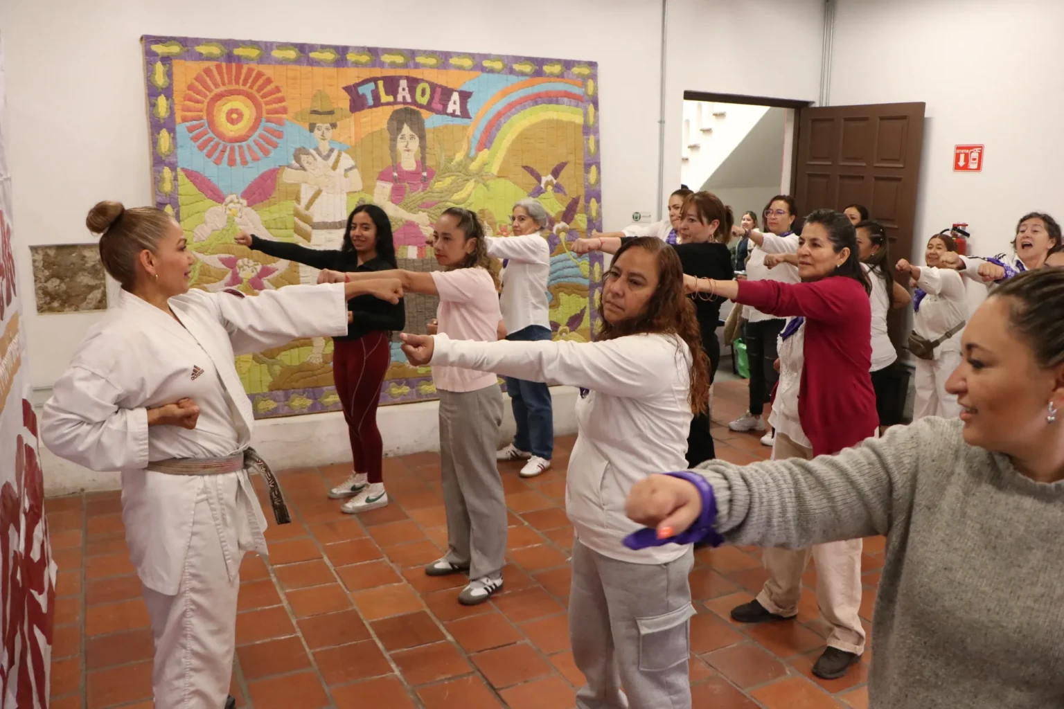 Promueve Secretaría de las Mujeres autocuidado mediante Karate-Do