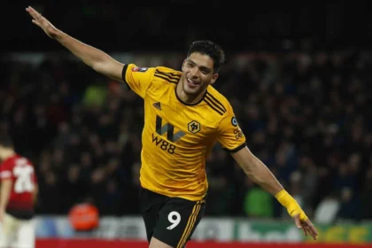 Raúl Jiménez vuelve a los Wolves