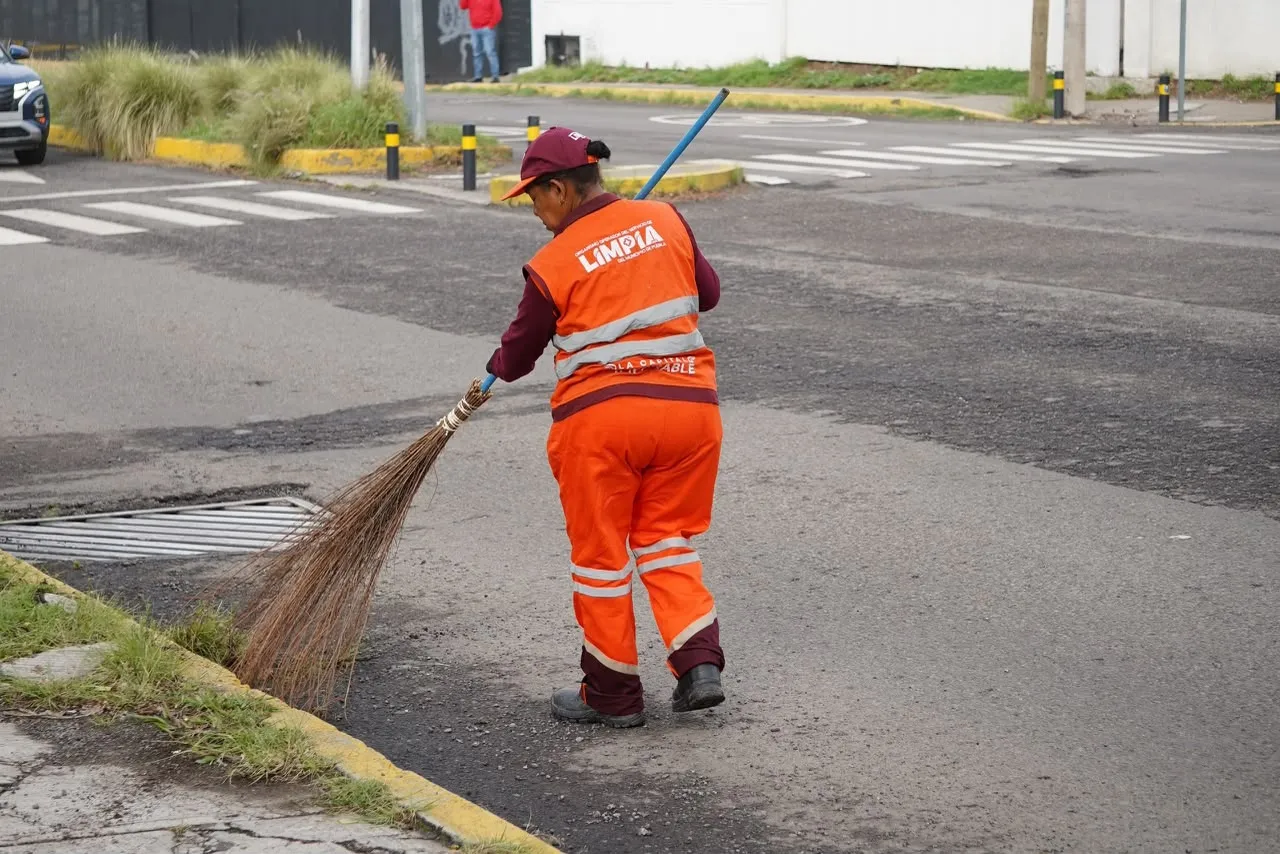 Realiza gobierno de Pepe Chedraui jornada de limpieza y chapeo en el Seminario Palafoxiano