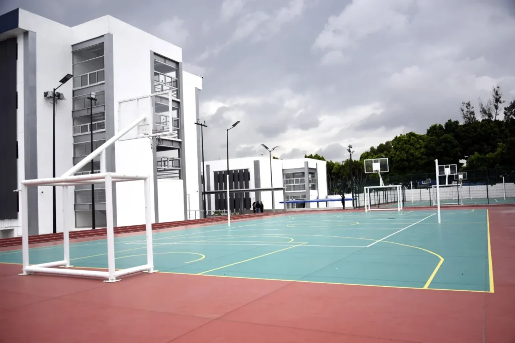 Recorre Rectora Lilia Cedillo nueva sede de la preparatoria Emiliano Zapata