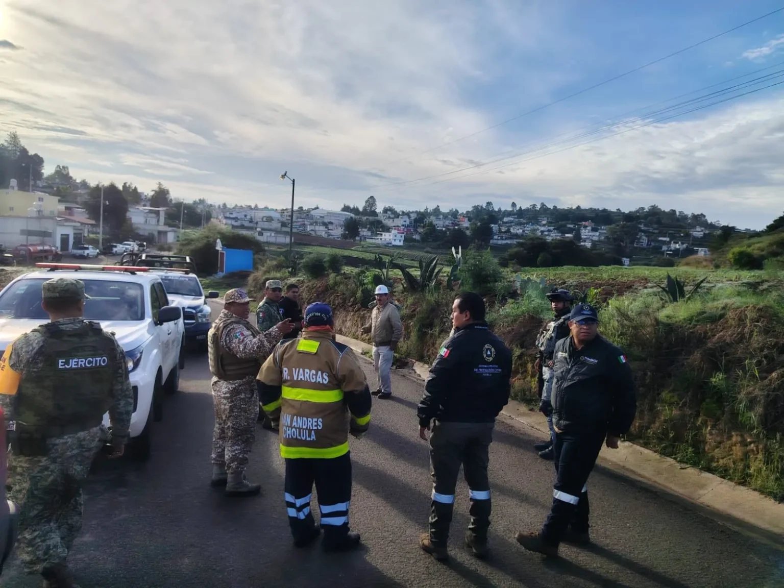 Sin riesgos para la población, protección civil estatal y Pemex mantienen quema controlada en Texmelucan