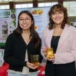 Talentos IBERO Puebla desarrollan biomaterial inteligente para detectar alimentos en mal estado