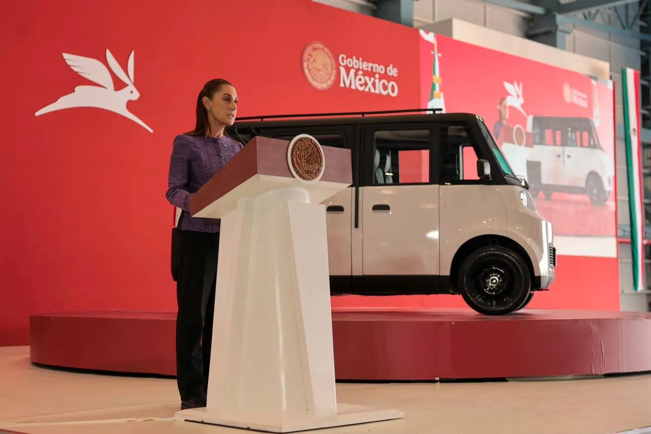 Gobierno Federal presenta Olinia; talento poblano clave en primera fase del vehículo