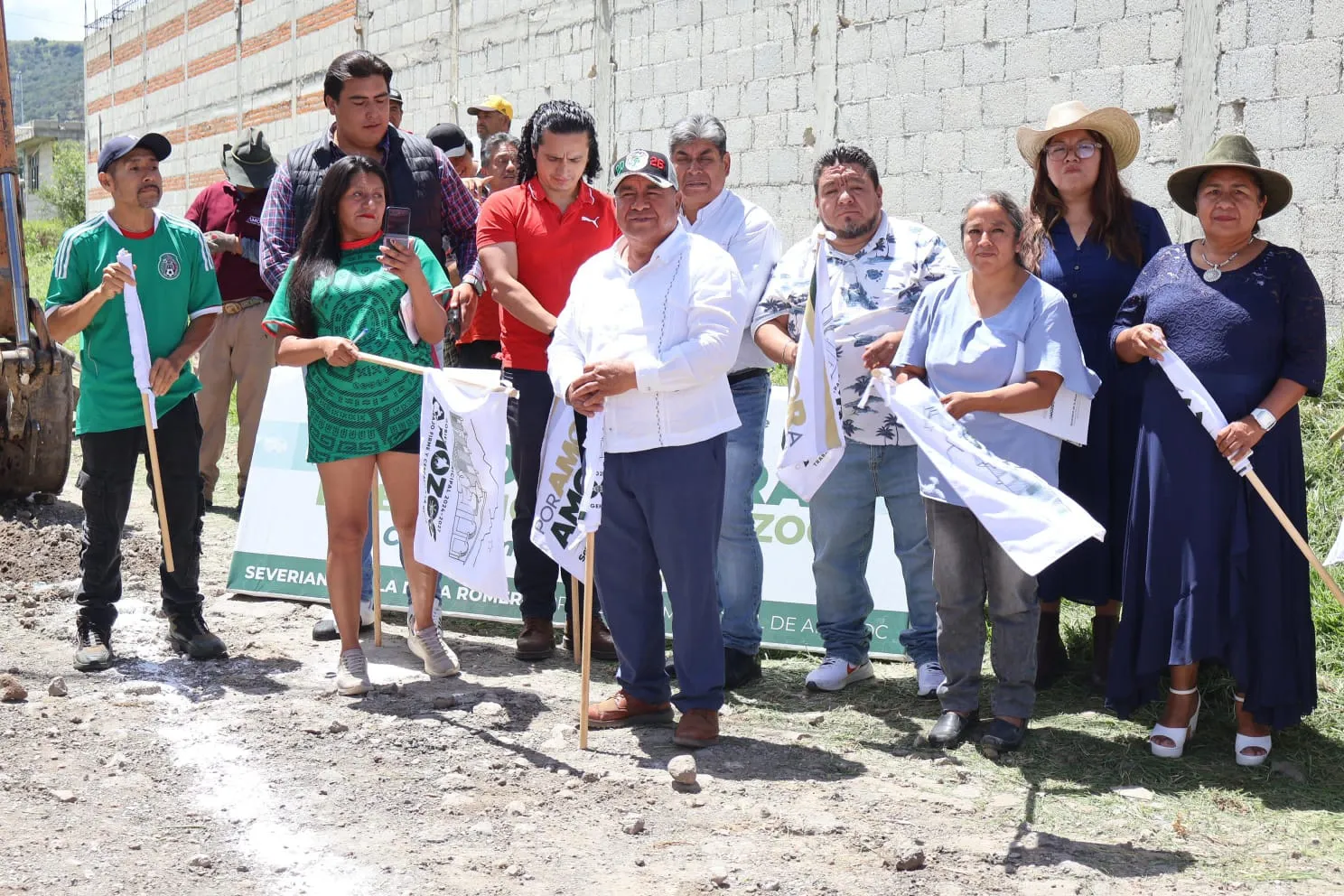 ¡Una más! Severiano de la Rosa dio banderazo a otra obra de drenaje sanitario en Chachapa