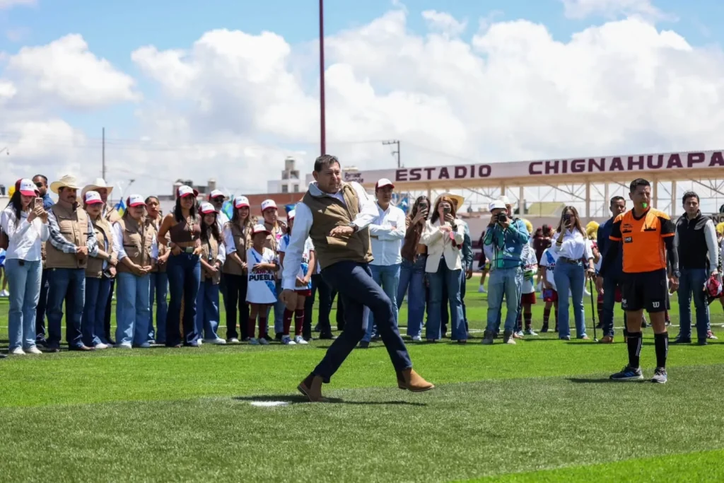 Alejandro Armenta inaugura el Estadio Ajolotes en Chignahuapan, sueño de generaciones de deportistas