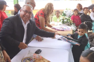 Amozoc inicia temporada de graduaciones escolares; Severiano de la Rosa apadrina generaciones