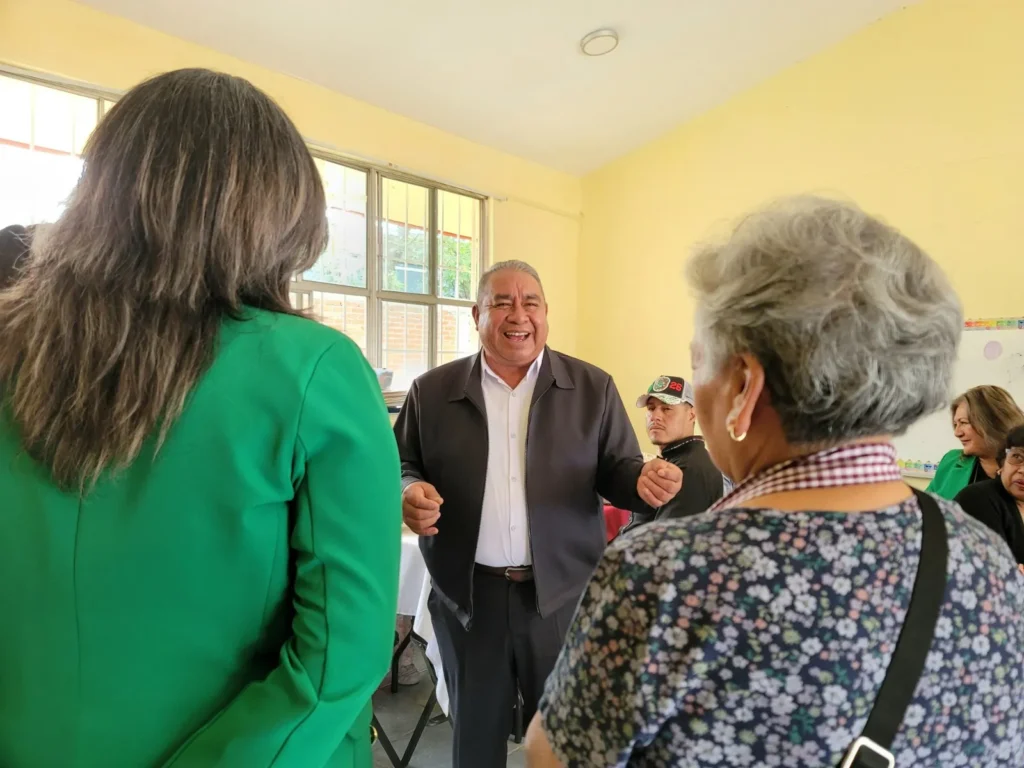 Amozoc inicia temporada de graduaciones escolares; Severiano de la Rosa apadrina generaciones