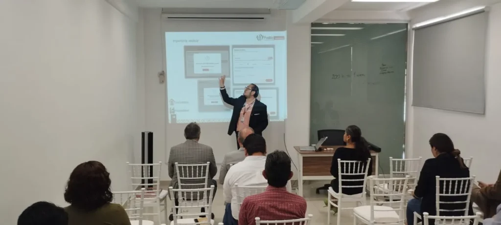 Ante constructores de la CMIC presenta ayuntamiento de Puebla el SIPROC