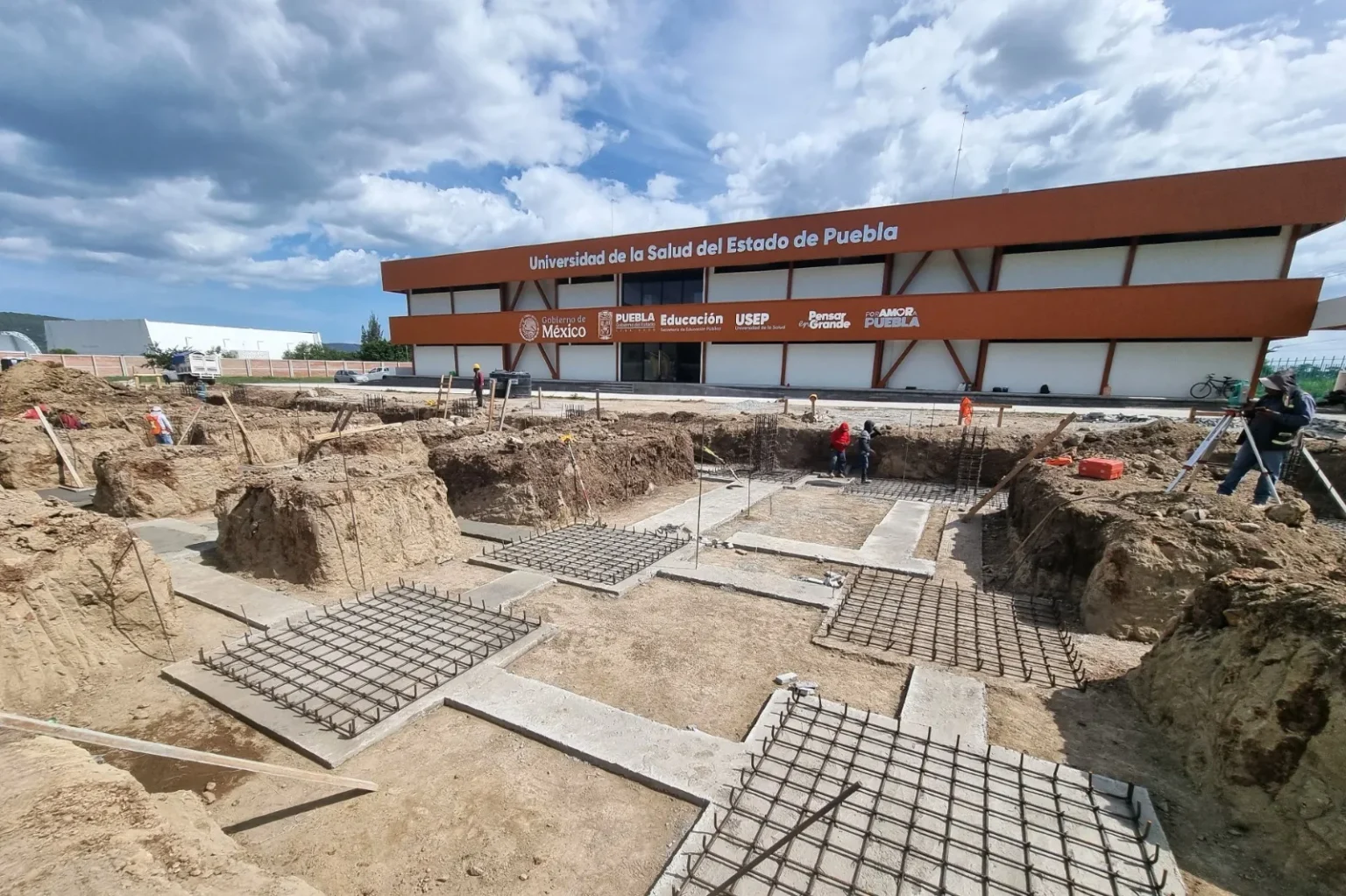 Avanza CAPCEE con la construcción de las segundas etapas de USEP Izúcar y Tepexi