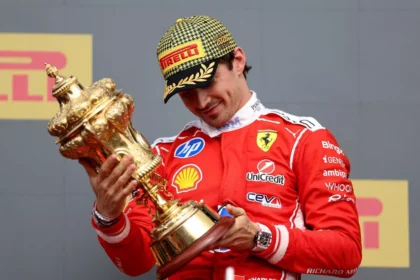 Charles Leclerc se lleva una alocada victoria en Silverstone,
