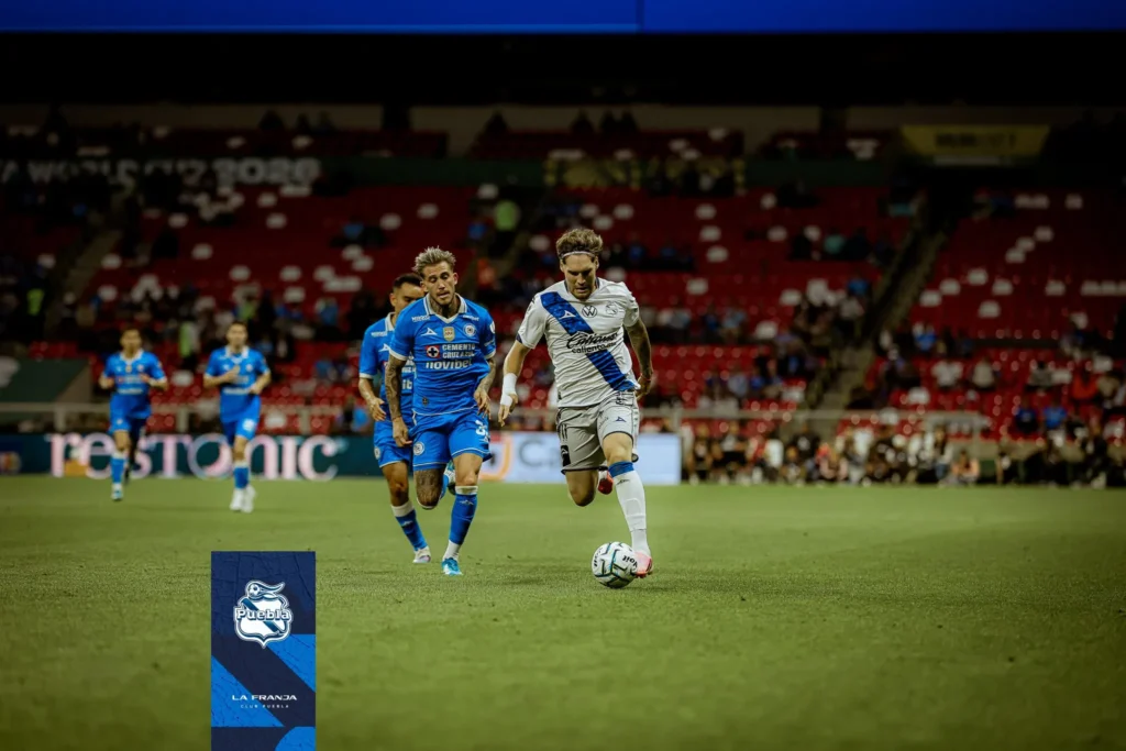 Cruz Azul frena al Puebla con una dolorosa remontada en el Estadio Banorte
