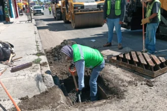 Garantiza Secretaría de Infraestructura cuidado de alcantarillas en procesos de pavimentación