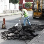 Gobierno de Pepe Chedraui impulsa movilidad segura con bacheo en la colonia El Carmen