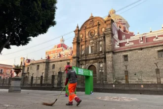 Gobierno de Pepe Chedraui mantiene limpios el Zócalo y la Avenida Juárez tras el encuentro entre México e Inglaterra