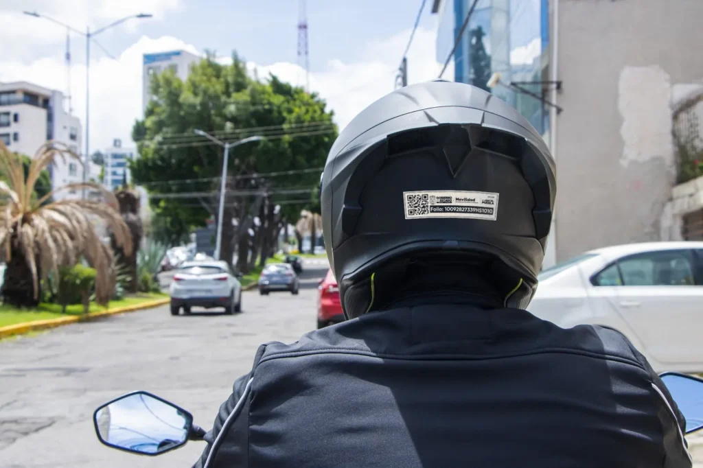 Inicia gobierno estatal entrega gratuita de chips para motociclistas en Puebla