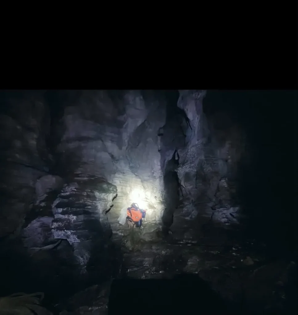 Localizan 2 cuerpos en la gruta Chichicazapan de Cuetzalan; sigue la búsqueda de 2 personas
