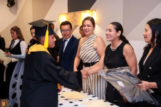 Lupita Cuautle acompaña a estudiantes de San Andrés Cholula en la culminación de su ciclo escolar