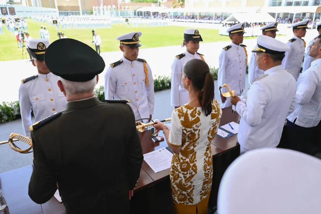 PRESIDENTA CLAUDIA SHEINBAUM EN GRADUACIÓN DE CADETES DE LA HEROICA ESCUELA NAVAL MILITAR EN ALVARADO, VERACRUZ