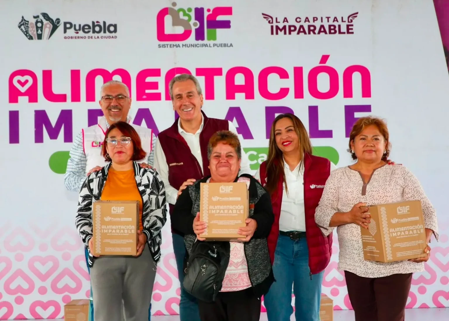 Pepe Chedraui reafirma su compromiso con la seguridad alimentaria con entrega de despensas en Lomas de San Miguel