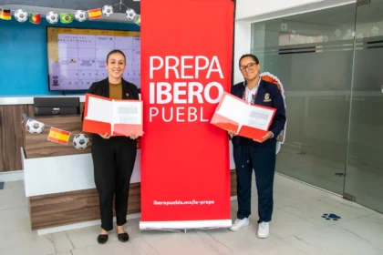 Prepa IBERO Puebla firma convenio con el Colegio Rotherham