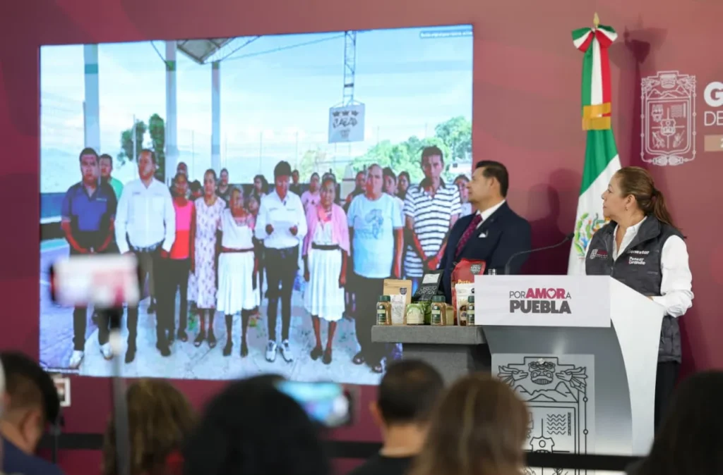 Programa de Obra Comunitaria fortalece deporte, cultura y espacios públicos en Puebla, Alejandro Armenta