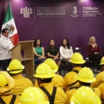Reconocen en el Congreso del Estado a combatientes de incendios forestales