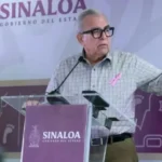 Rubén Rocha Moya reaparece y denuncia embestida mediática en su contra