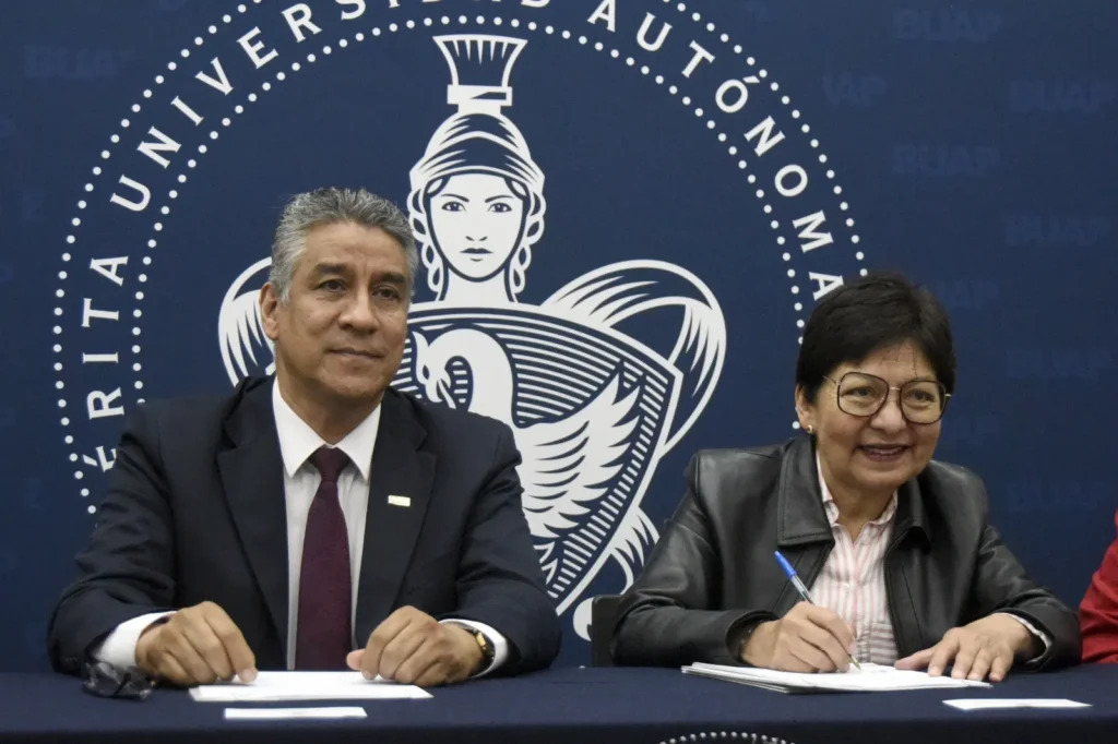 Signan convenio de colaboración BUAP y la USEP