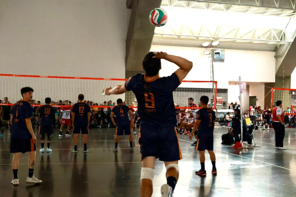 Se desarrolla el cuarto día de actividades del Festival Máster de Voleibol en Puebla capital