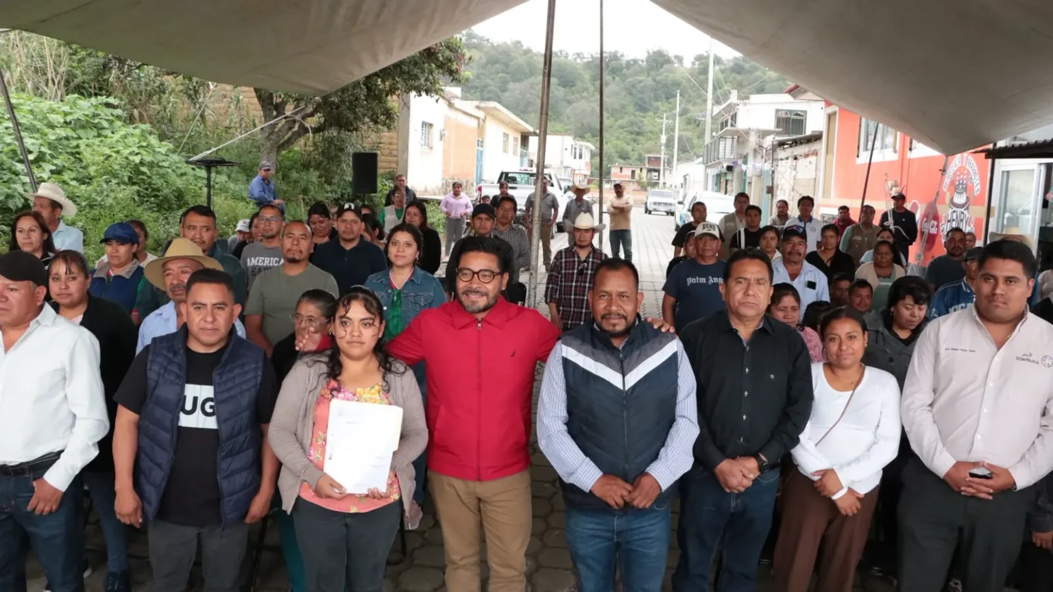 gobierno de Ariadna Ayala impulsa la construcción de la calle Revolución