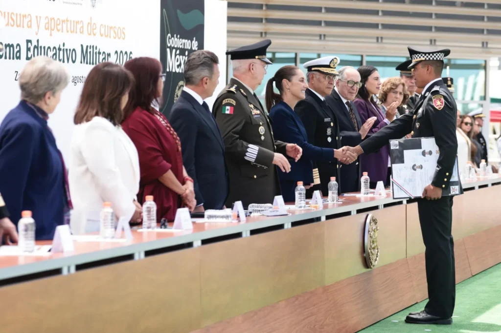 Claudia sheinbaum encabeza clausura y apertura de cursos del sistema educativo militar 2026