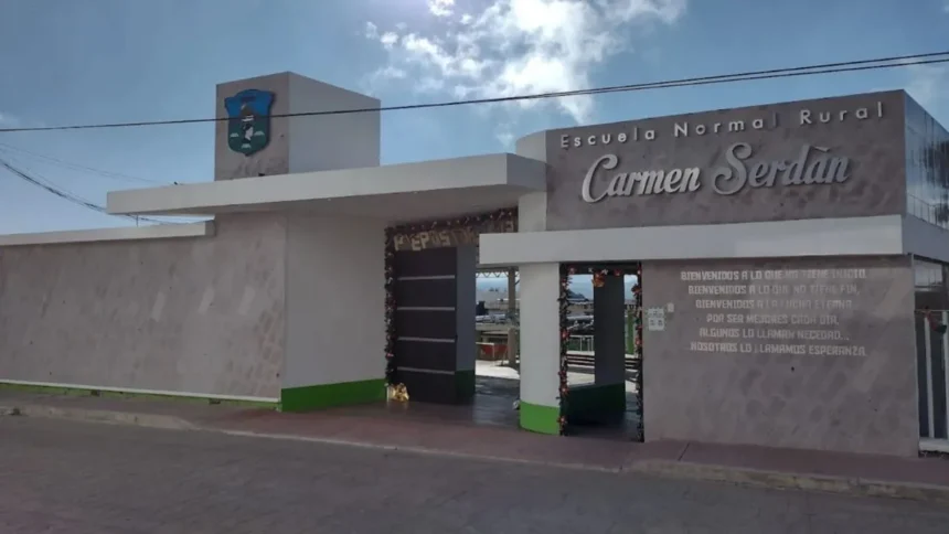 Normal de Teteles acumula 15 denuncias por presuntas agresiones durante novatadas, SEP
