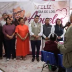 Omar Muñoz y Tere Alfaro celebran a los abuelitos de Chautenco