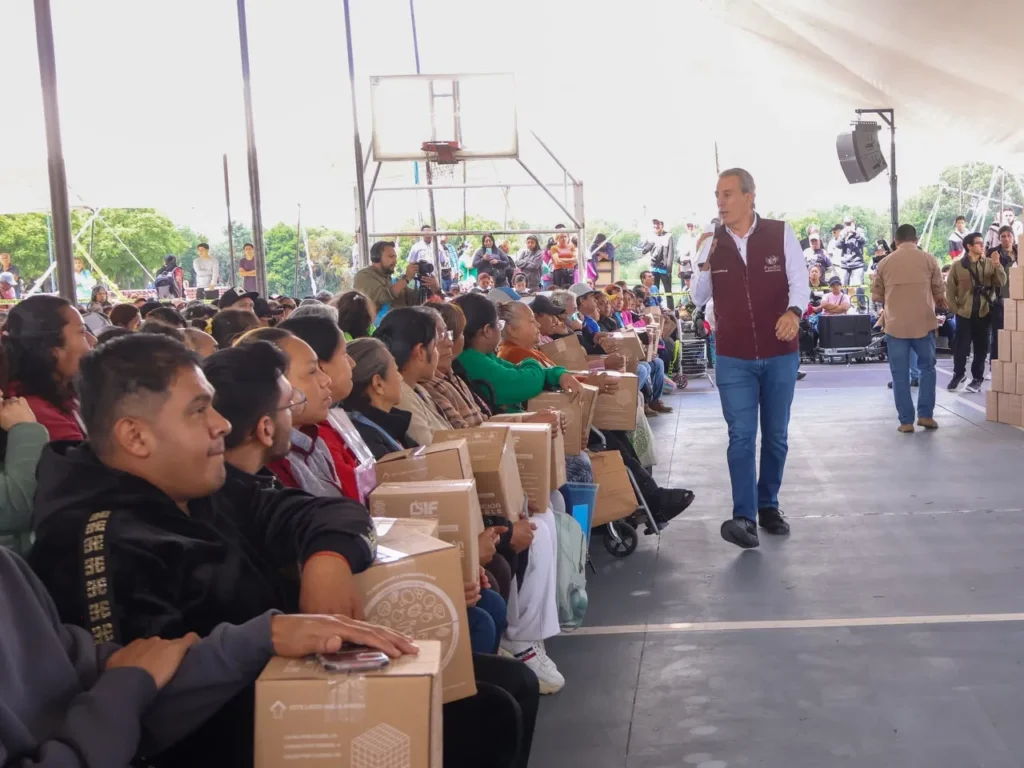 Pepe Chedraui entrega más de 10 mil despensas del programa “Alimentación Imparable” en la Laguna de Chapulco